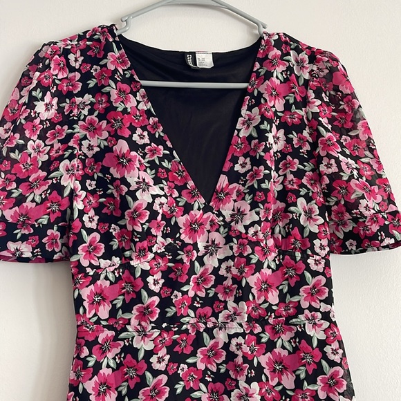 NEW H&M Floral Puff Sleeve V Neck Midi Dress XXS Fall - Picture 5 of 9